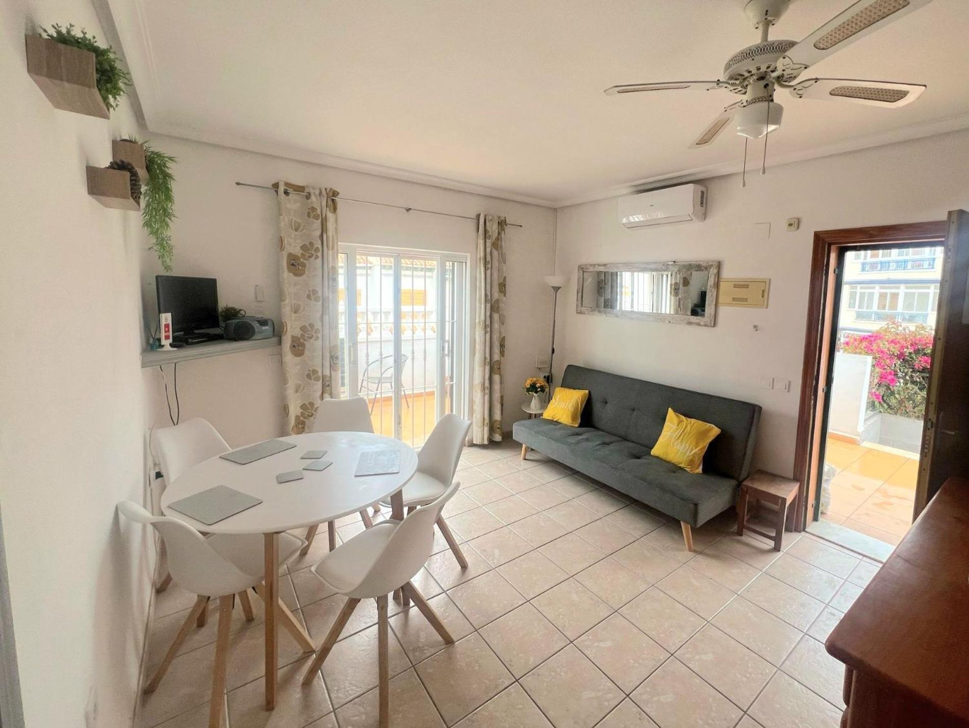 Appartamento Lovely Near The In Sunny La Mata Torrevieja